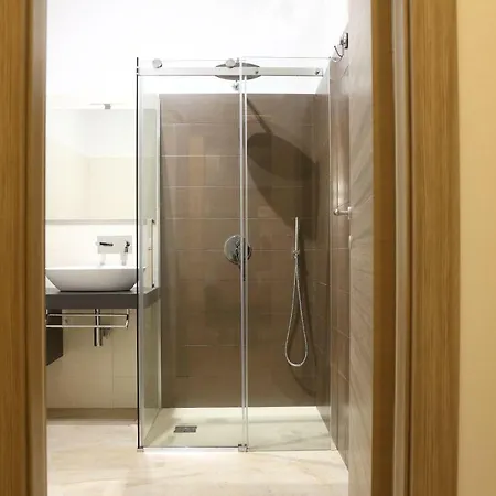 Maniace Apartment