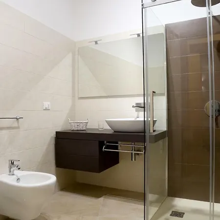 Maniace Apartment *