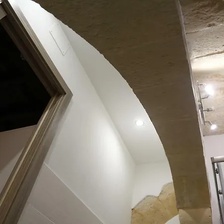 Apartment Maniace *